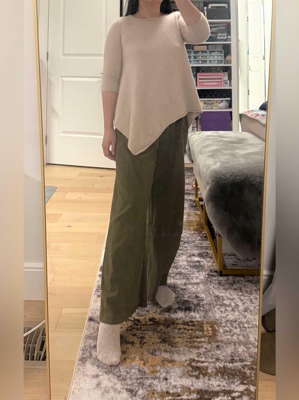 Neiman Marcus 100% Cashmere Asymmetric Top Sz S Beige Cream Designer Fall Luxury